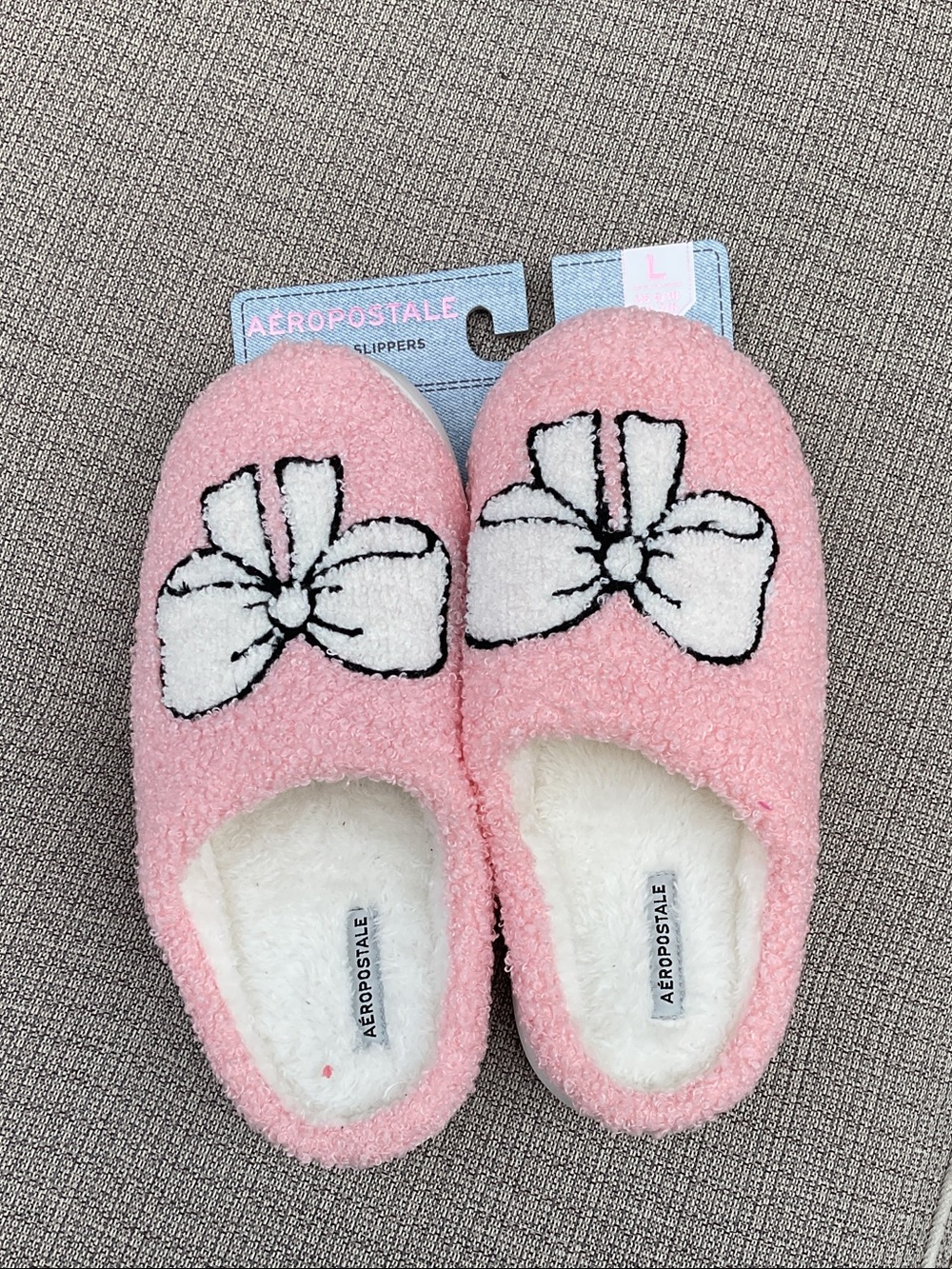 Aeropostale Pink Fuzzy Bow Slippers